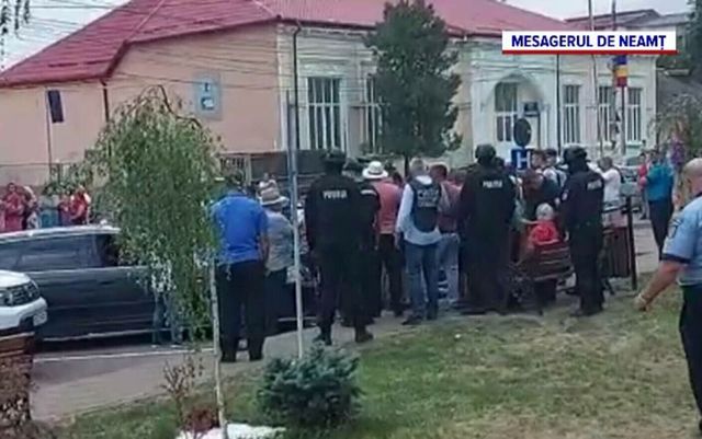 Scandal într-o mașină, în trafic, în Târgu Neamț, încheiat cu crimă