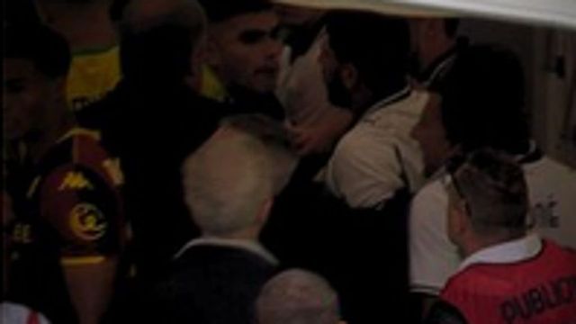 Rissa in Genoa-Sassuolo, Berardi ed Ellertsson espulsi: cos'è successo