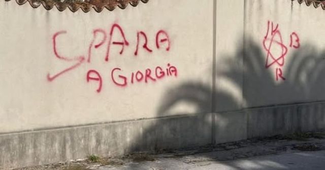 Lucca, frase contro Giorgia Meloni: la denuncia di Donzelli