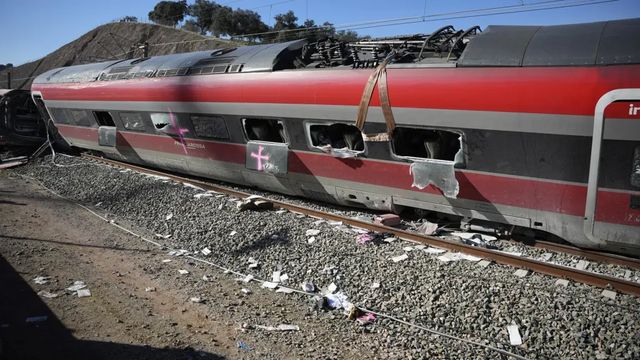 Sánchez preside en Huelva un acto en recuerdo de víctimas del accidente de Adamuz