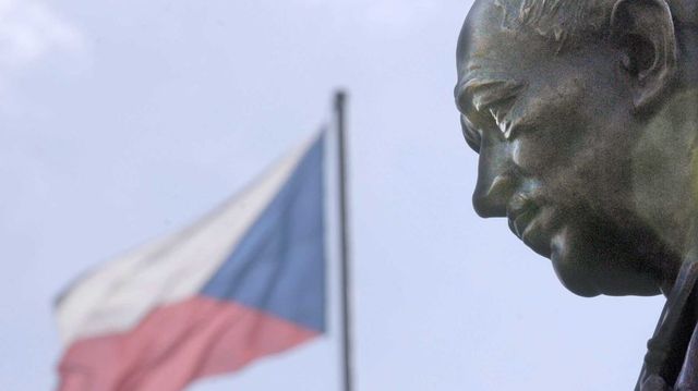 Ezrek tüntettek a Beneš-dekrétumok és a földrablás ellen Pozsonyban