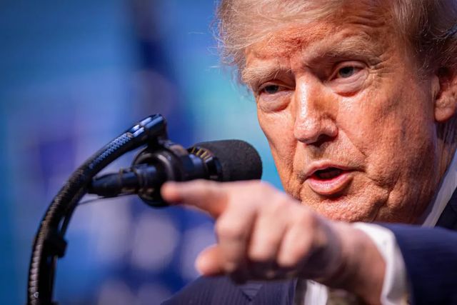 Trump bandisce dalla Casa Bianca Cnn, Politico e Msnow