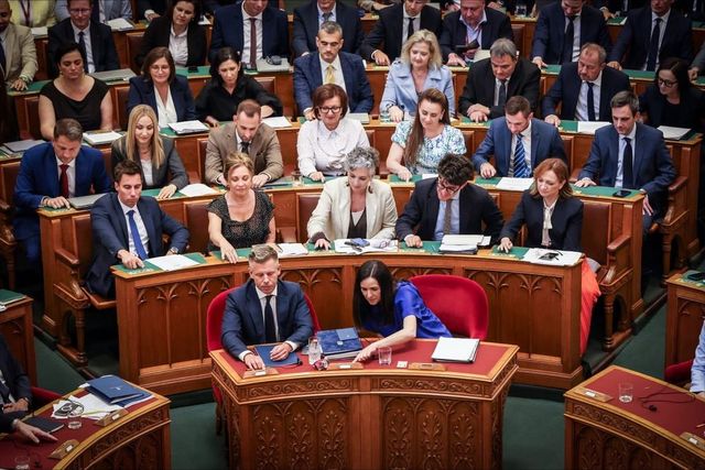 Kétnapos rendkívüli ülést tarthat jövő héten a parlament
