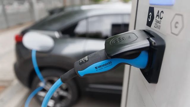 La burocracia hunde la instalación de puntos de recarga
