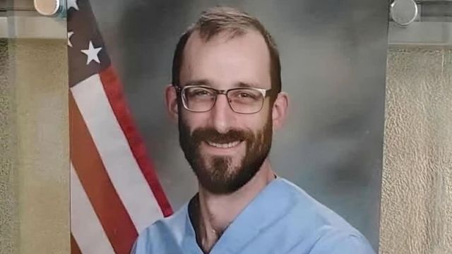 Quién era Alex Pretti, el hombre abatido por agentes federales en Mineápolis