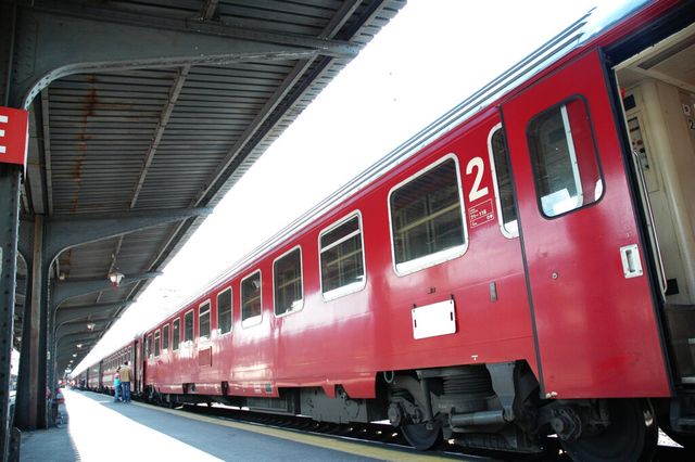 Un tren ucrainean transformat în galerie de artă mobilă a pornit într-un turneu în regiune și va ajunge și în România