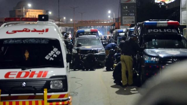 Los talibanes acusan a Pakistán de matar a 200 personas en un hospital en Kabul