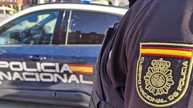 Detenido un hombre por apuñalar a su mujer en Jaén