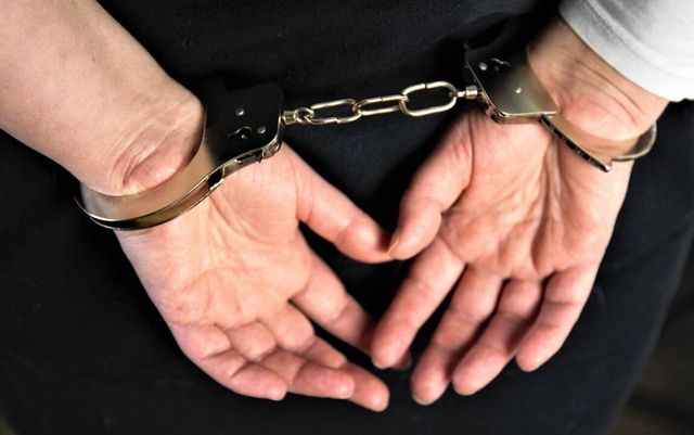Un bărbat arestat la domiciliu a cerut să fie mutal la închisoare din cauza nevestei, în Italia