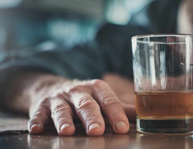 Фалшив алкохол погуби 14 души в Русия