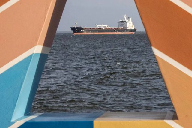 Trump, Caracas ci consegnerà 30-50 milioni di barili di petrolio