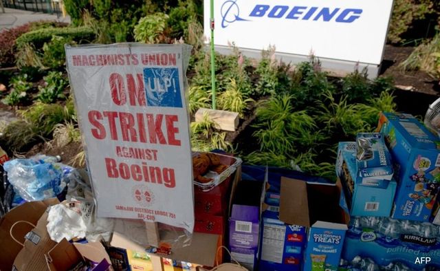 Boeing Offers 30% Pay Hike Directly To Striking Workers, Angers Unions