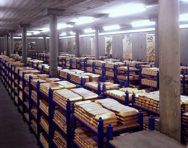 Rusia a vândut 43,5 tone de aur în șase luni pentru a acoperi deficitul bugetar