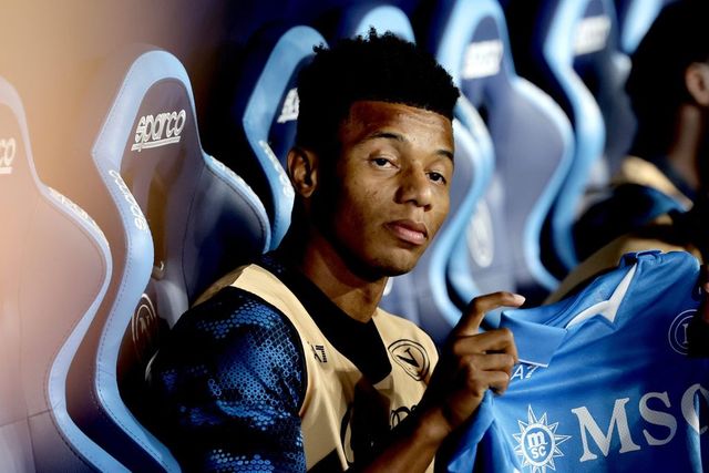 Napoli, David Neres rapinato con una pistola puntata in faccia dopo l’assist decisivo nella vittoria contro il Parma