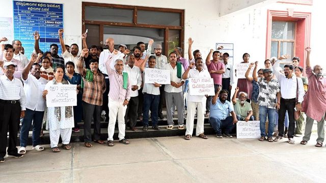 Progressive writers, activists of Shivamogga extend support to students, Wangchuk protesting in Delhi