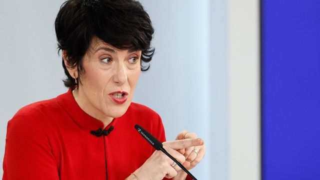 Elma Saiz cree que Feijóo “debería dimitir” por los mensajes con Mazón sobre la dana