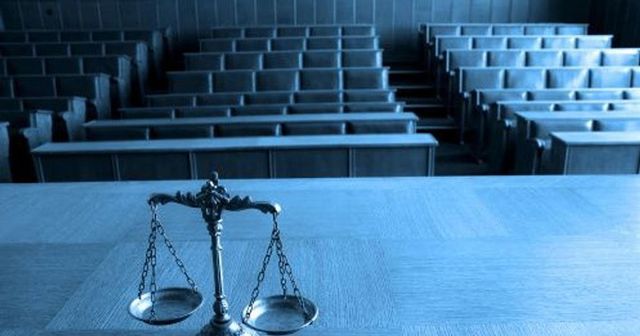 Soud zpřísnil trest. Za plánování střelby ve škole půjde mladík do vězení na 2,5 roku