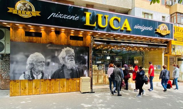 Brandul românesc LUCA merge la Varșovia și deschide o simigerie