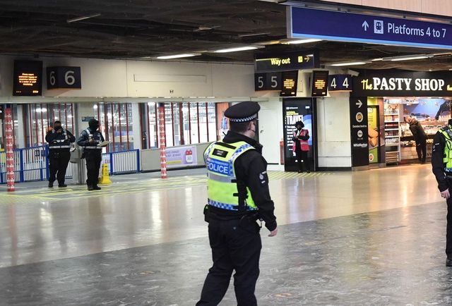 Londra, pacco sospetto nella Stazione Euston