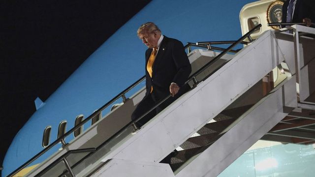 Trump odletěl z Ankary starým Air Force One kvůli obavám o bezpečnost