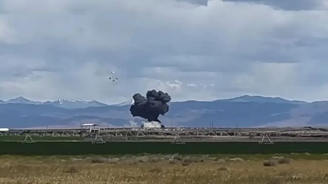 Összeütközött két katonai repülőgép Amerikában – videón a rémisztő baleset
