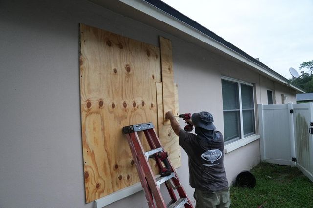 Uragano Milton si rafforza, la Florida prepara una evacuazione di massa