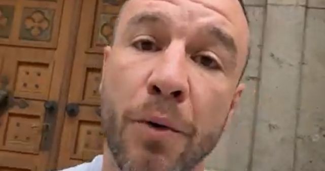 Élő videóban beszélt a peréről Molnár Áron, ekkor robogott be a volt fóti gyermekotthon-igazgató