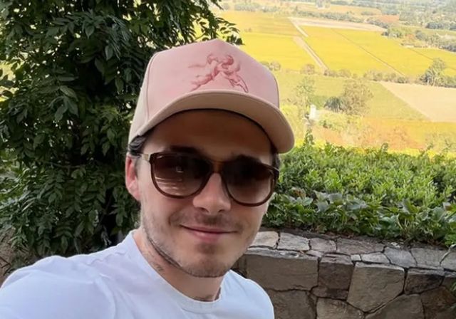 Brooklyn Beckham se refugia en sus suegros durante las vacaciones de verano