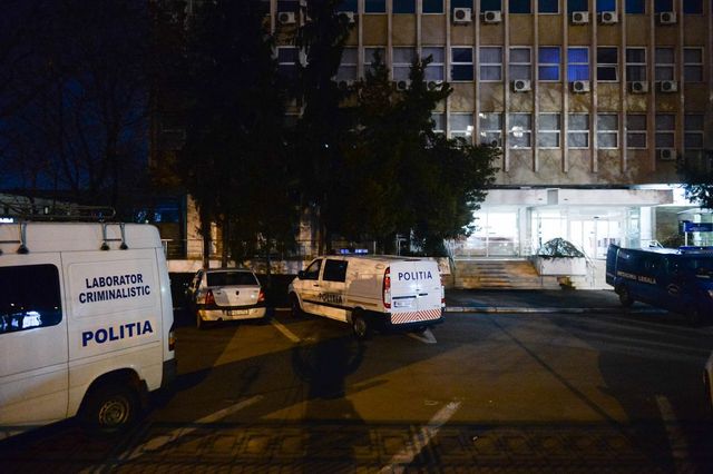 O femeia a murit după ce a căzut de la etajul 10 al unui bloc din Sectorul 5 al Capitalei