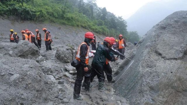 Nepal contacta con tres ciudadanos españoles desaparecidos después de la riada