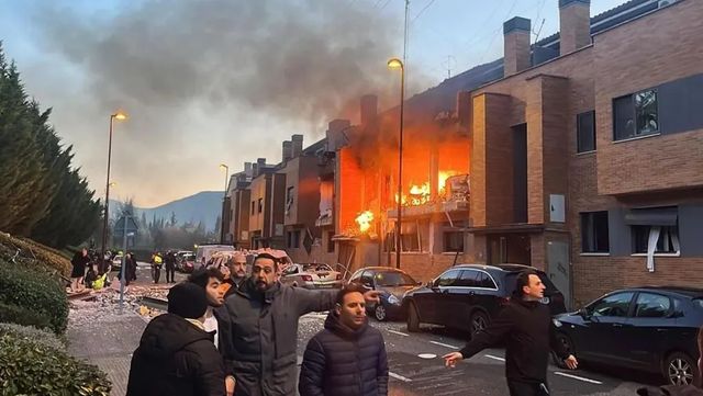 Al menos siete heridos en la explosión de una vivienda en Pamplona desalojada por una fuga de gas