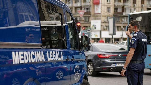 O polițistă din București, de la DGA, a fost găsită moartă lângă blocul în care locuia