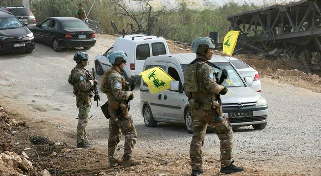 Macron, un casco blu ucciso e tre feriti tra i francesi in Libano