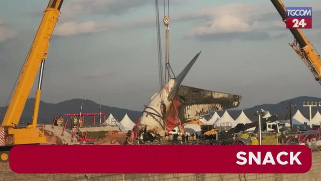 Corea del Sud, avviata la rimozione dei rottami del Boeing precipitato