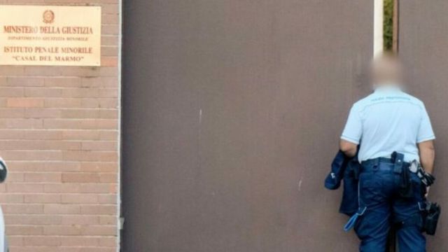 Torture su 12 ragazzi in istituto minorile, tre agenti interdetti