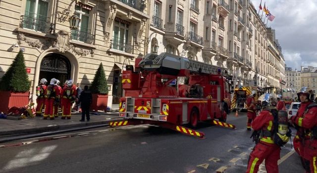 ++ In fiamme a Parigi l'Hotel Bristol a due passi dall'Eliseo ++