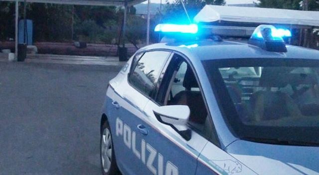 Aggredisce poliziotti con un un'ascia, arrestato a Padova