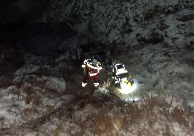 Mueren cuatro jóvenes al despeñarse su coche en un puerto de Cantabria