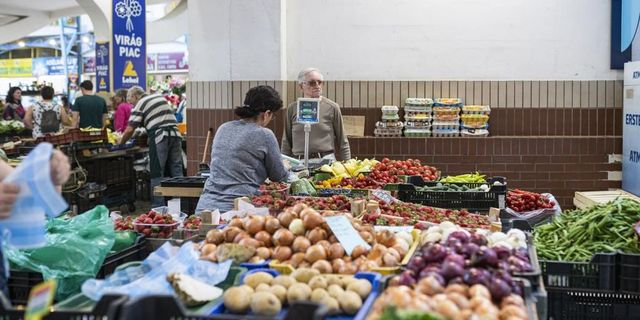 Egy szakértő szerint nem lesz évközi nyugdíjemelés, illetve nyugdíjprémium sem