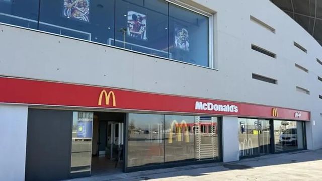 McDonald's abre su primer restaurante en un estadio de fútbol en España, el Metropolitano