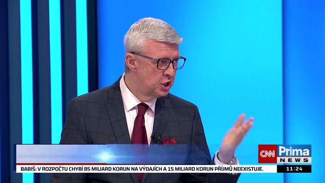 Havlíček je pro postupné sundávání ukrajinských vlajek ze státních budov