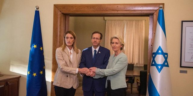 Ursula von der Leyen megérkezett Izraelbe