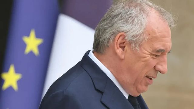 Prim-ministrul Franței, François Bayrou se va prezinta în Parlamentul de la Paris după depunerea moțiunii de cenzură