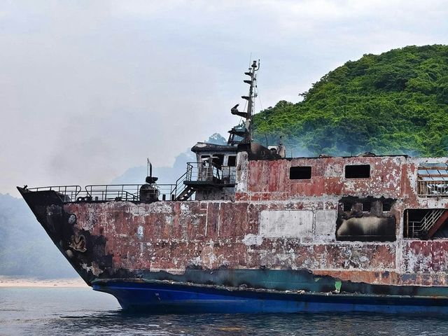 Cel puțin cinci morți și 87 de persoane dispărute după incendiul izbucnit la bordul unui feribot în Filipine