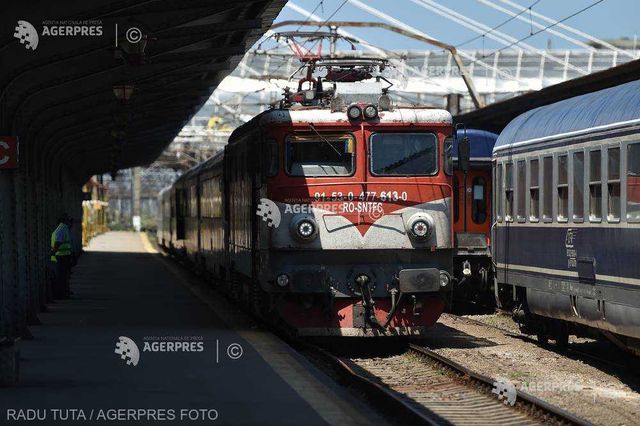 Trenurile și-au reluat circulația cu tracțiune electrică între stațiile Floreni - Cosna, Iași