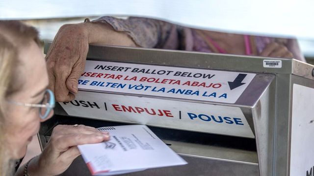 La Corte suprema boccia le restrizioni di Trump sul voto per posta