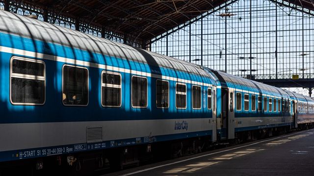 Vitézy Dávid bejelentette, hova és milyen új vonatok vásárolnak