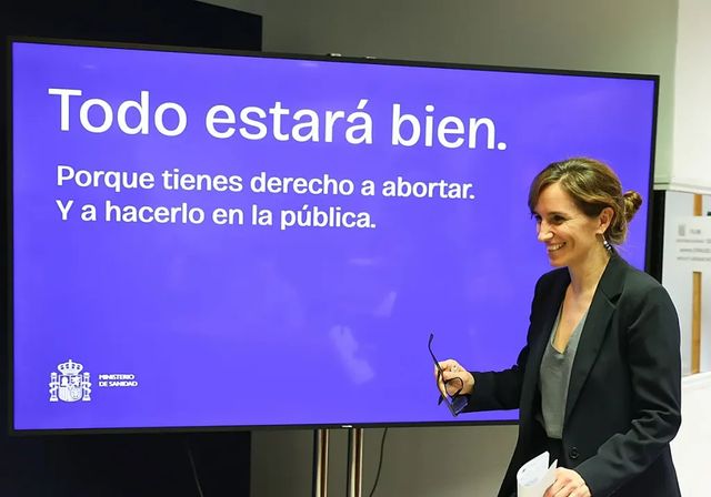 Sanidad pide a la Abogacía del Estado que obligue a Madrid a crear el registro de objetores al aborto