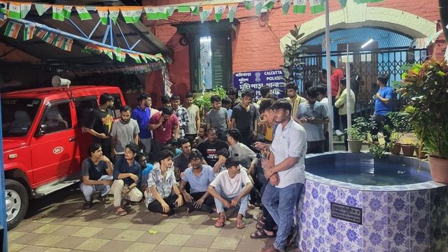 Students thrashed by traders in Kolkata, called Bangladeshi for speaking Bengali