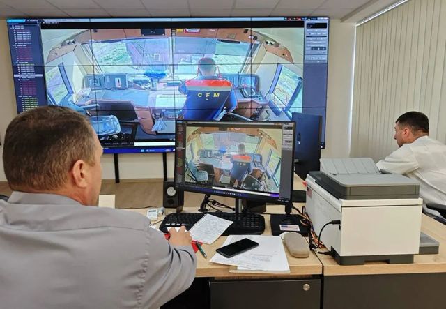 Primul tren de marfă operat de un singur mecanic în Moldova